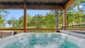 Outdoor spa tub - Private Hot Tub & Indoor Pool Cabin, Steps to Pond, Free Daily Tickets Near Thunder Ridge (Hollister)