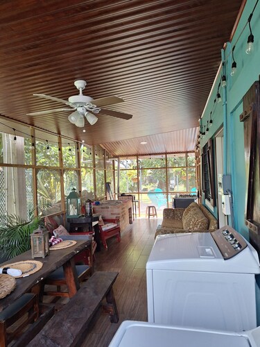 La Casita del Lago in El Jaral (pet friendly)