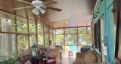 La Casita del Lago in El Jaral (pet friendly)