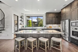 Fridge, microwave, oven, stovetop - Serene and luxurious home. Hot Tub! Dog-friendly.
Peloton Bike + & Treadmill (Spicewood)