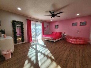 2 chambres, fer et planche à repasser, Wi-Fi, draps fournis