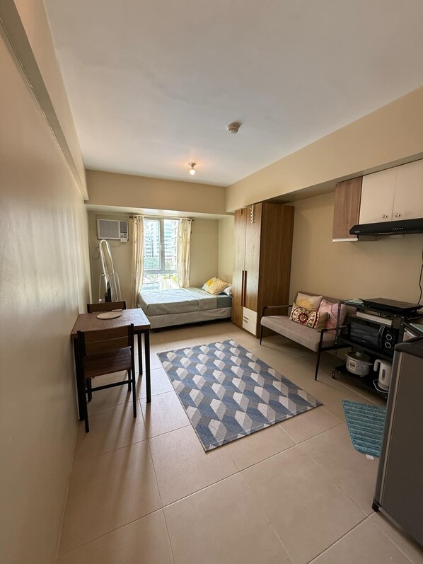 1 slaapkamer, een strijkplank/strijkijzer, wifi, beddengoed