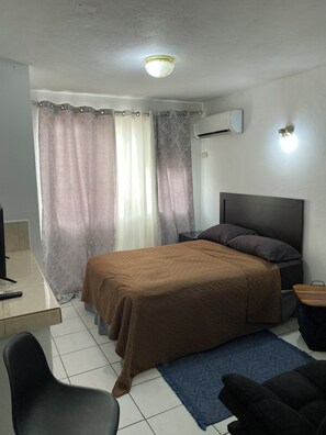 1 habitación, wifi y ropa de cama