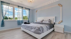 4 Schlafzimmer, Zimmersafe, kostenloses WLAN, Bettwäsche