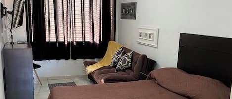 1 habitación, wifi y ropa de cama