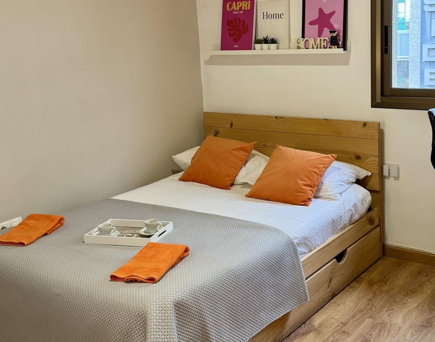 3 dormitorios, tabla de planchar con plancha, Internet y ropa de cama