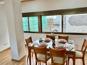 Dining - APARTBEACH CENTRAL PONENT and VIEWS OF THE MAIN BEACH (Salou)