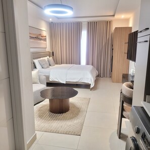 Deluxe Studio, Balcony, Garden View | Iron/ironing board, free WiFi - RT properties at Belrose Place  (Accra)