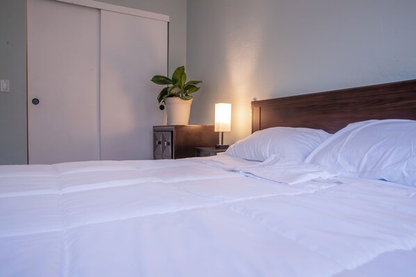 3 chambres, fer et planche à repasser, Wi-Fi, draps fournis