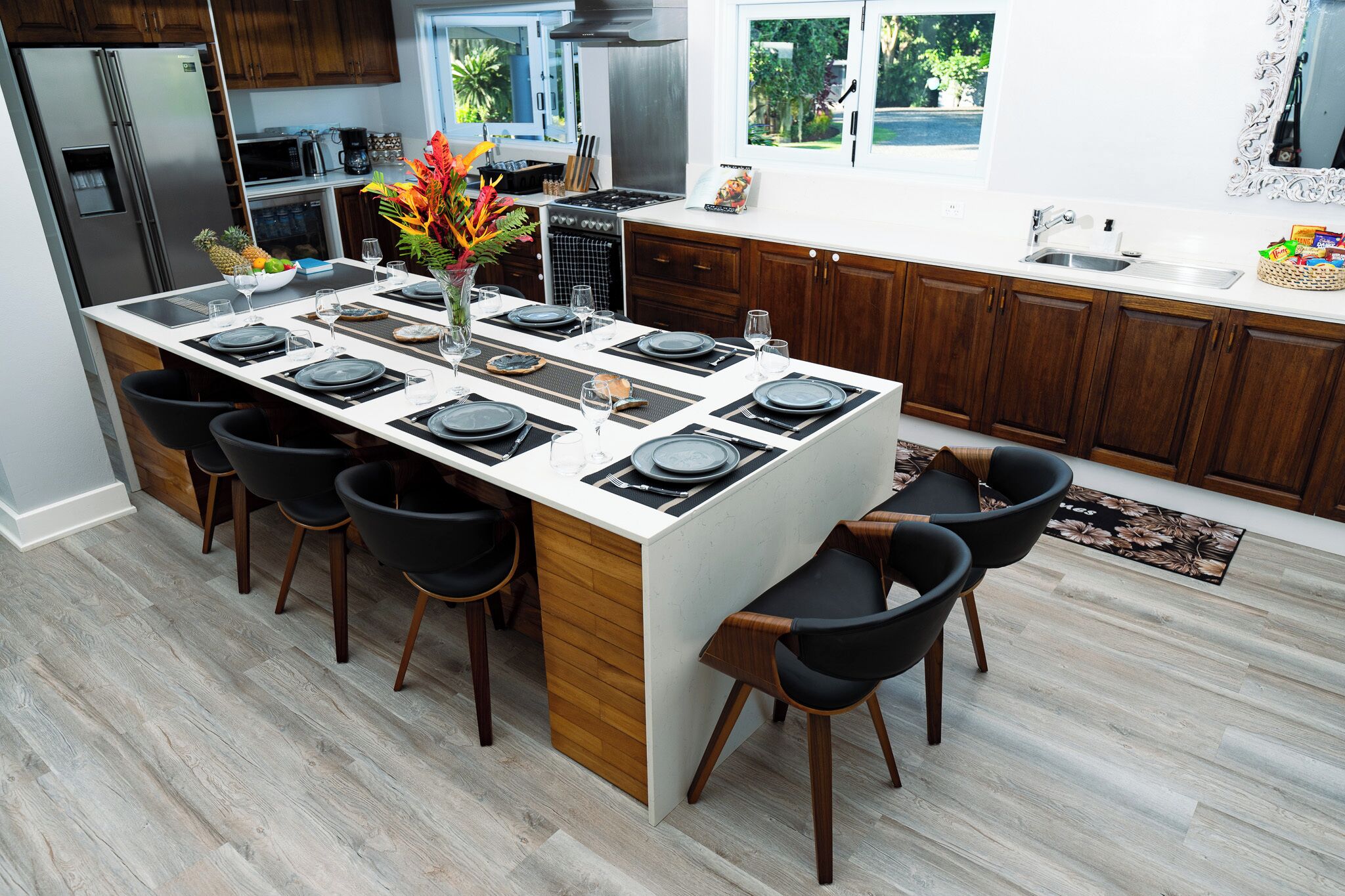 Kylskåp, mikrovågsugn, ugn och spishäll