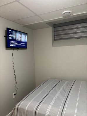1 bedroom, in-room safe, free WiFi, bed sheets