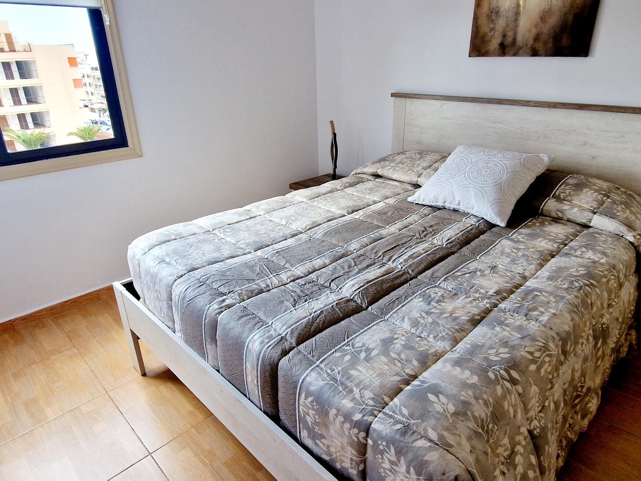 2 多间卧室、熨斗/熨衣板、WiFi、床单