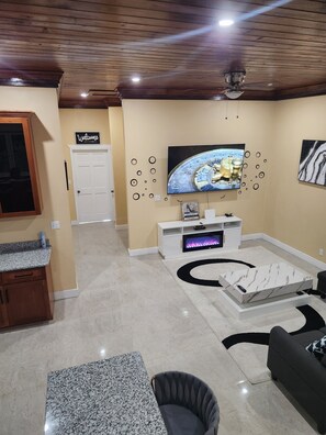 Interior - Charming 2-bedroom apartment with WiFi, AC in Nassau (Nassau)