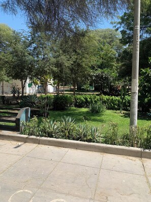 Property grounds - 🏡 Cozy Apartment in Piura - Safe, Central and Comfortable (Piura)
