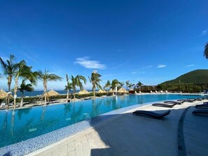 Piscine extérieure, piscine chauffée