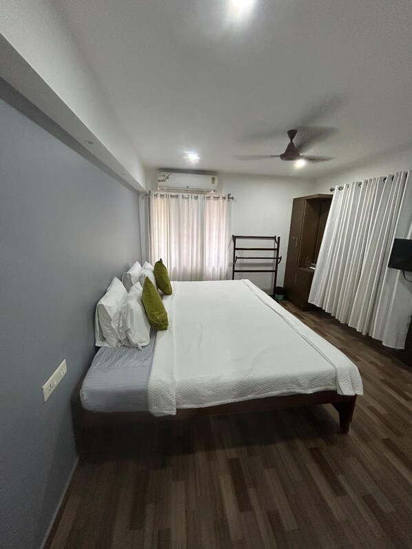 4 chambres, fer et planche à repasser, Wi-Fi, draps fournis