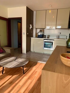 Oven, stovetop, dishwasher - Cozy 1-bedroom apartment, mountain view in Sofia centre (Sofia)