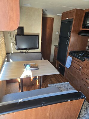 Interior - Private space in a quiet area, great place to disconnect. (East Wenatchee)