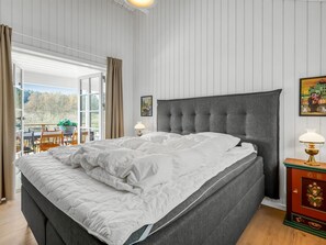 3 bedrooms, Internet