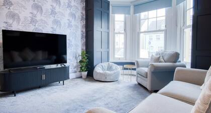 The Lanterns - 9 Bedroom - Sleeps 17 - Saundersfoot Village Centre
