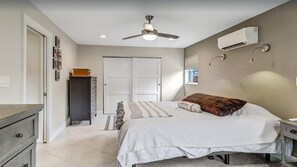 3 habitaciones, tabla de planchar con plancha, wifi y ropa de cama 