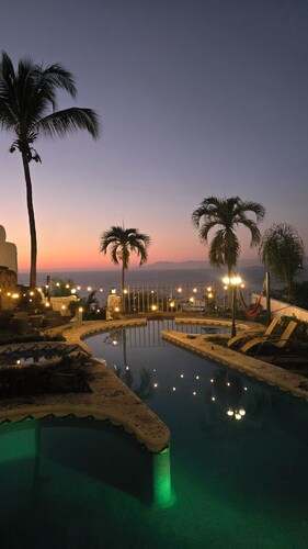 Spacious hillside Villa with stunning bay&city views in Amapas, Puerto Vallarta