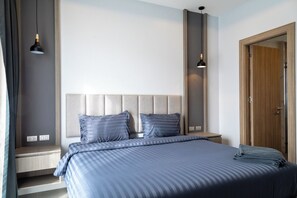Villa familiar, 4 habitaciones, baño privado, vistas a la piscina | 4 dormitorios, caja fuerte, escritorio y cortinas opacas