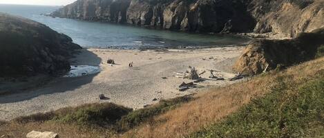 كراسي للتشمس، مناشف للشاطئ