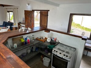 Private kitchen - Casa alto de búzios, confortável e privativa (Altos de Búzios Armação dos Búzios)