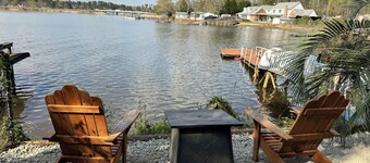 Renovated 2-bedroom farm-style cottage on Lake Murray.