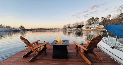 Renovated 2-bedroom farm-style cottage on Lake Murray. Bring Your Fishing Rod