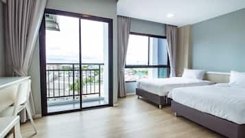 Superior Room, Non Smoking, City View | Desk, free WiFi