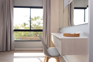 Deluxe Room, Multiple Beds, Non Smoking, Hill View | Desk, free WiFi - Napa hotel ratchaburi (Ratchaburi)