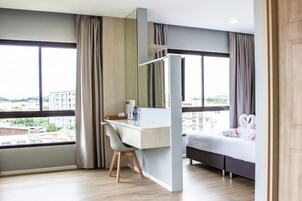 Habitación Deluxe, 1 cama de matrimonio grande, no fumadores, vistas a la montaña | Escritorio y wifi gratis