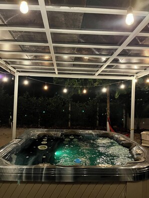室内 SPA 浴缸
