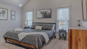 3 chambres, fer et planche à repasser, Wi-Fi, draps fournis