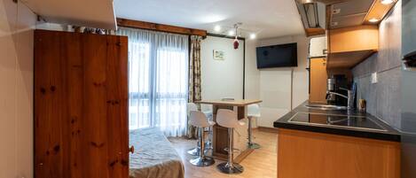 Frigorifero, microonde, forno, lavastoviglie