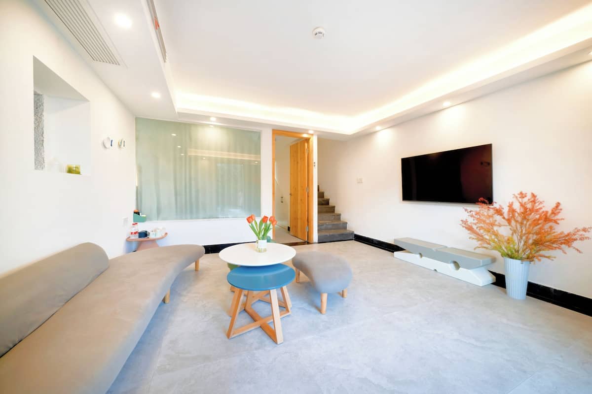 Senior Studio Suite
