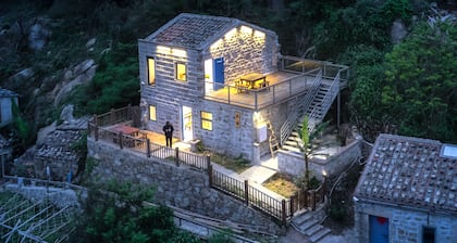 Pingtan Travel Notes Cat Head