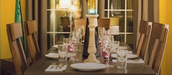 Walk to downtown, Oxbow, BottleRock, nightlife, dining & shops! Spa and more!