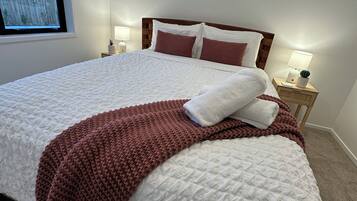 4 室のベッドルーム、デスク、アイロン / アイロン台、WiFi (無料)