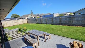 屋外ダイニングエリア