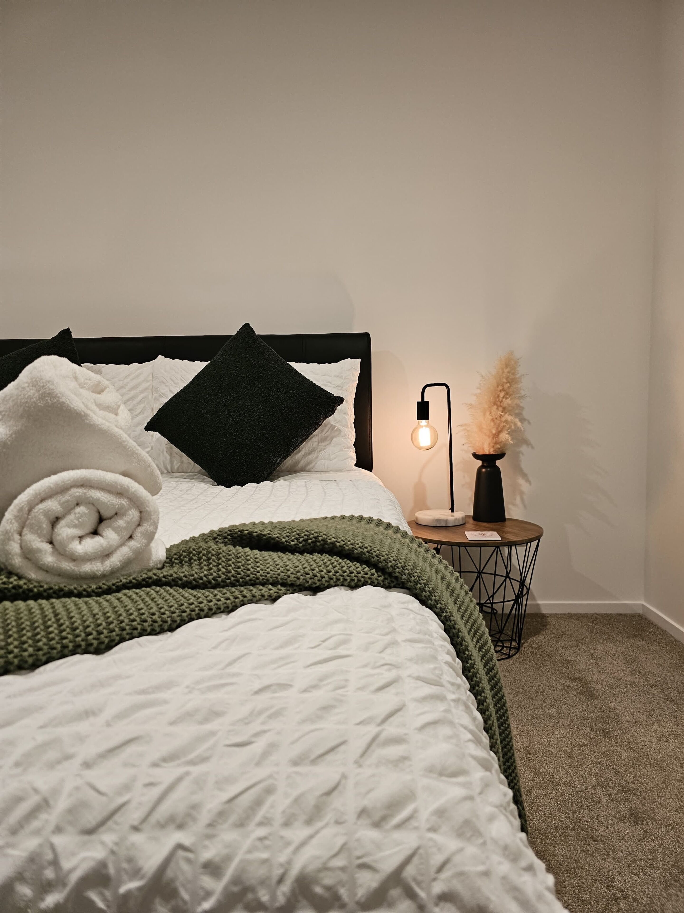 4 bedrooms, desk, iron/ironing board, free WiFi