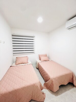 3 habitaciones, tabla de planchar con plancha y wifi gratis 
