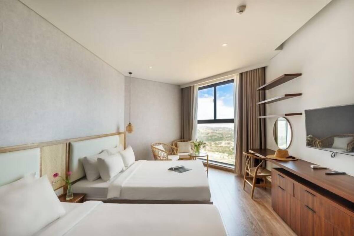 In-room safe, blackout drapes, soundproofing, WiFi (free)