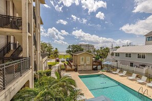 Een verwarmd zwembad