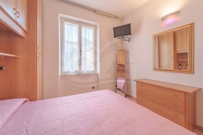 1 bedroom, WiFi, bed sheets - APPARTAMENTI MALAGA - BILO MALAGA PRIMO PIANO (Porto Azzurro)