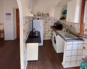 Køleskab, mikrobølgeovn