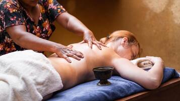 Tratamentos ayurvédicos, massagens