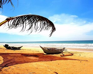 En la playa, arena blanca